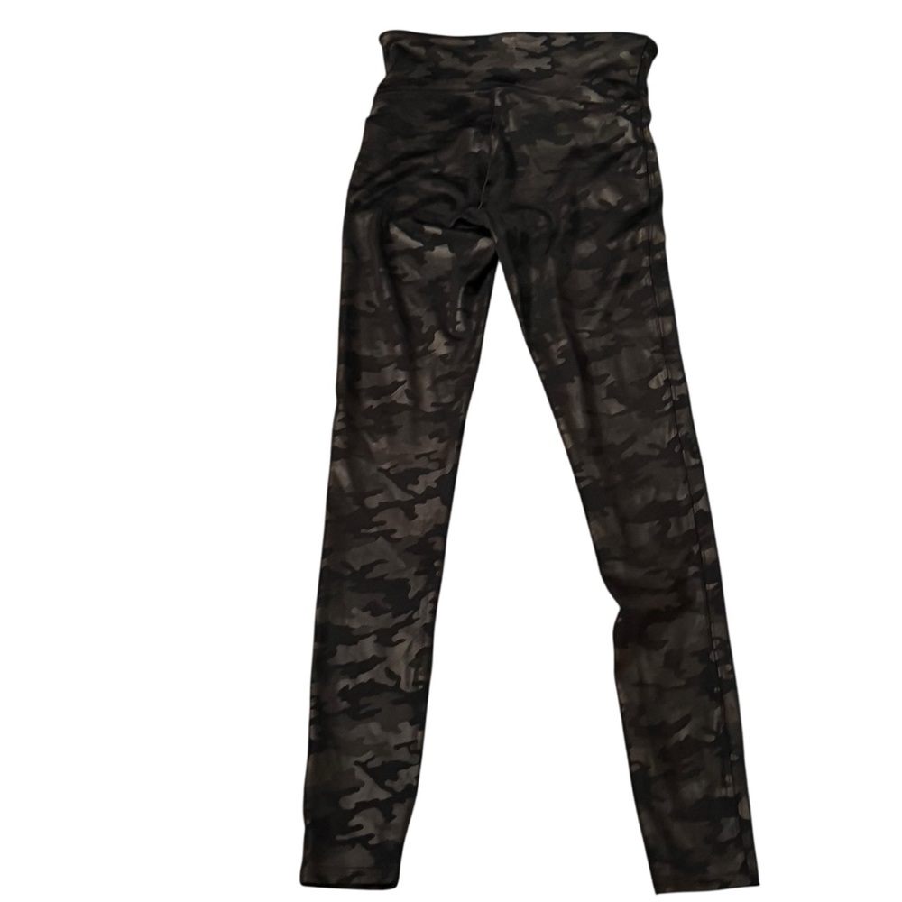 SPANX Faux Leather Camo Leggings Size Small Matte Black Shapewear Slimming